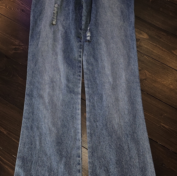 Vintage Hollywood studio bedazzled jeans - Picture 4 of 9